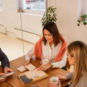 Bedrift_ansatte_møte_kreativt møte med tre.jpg