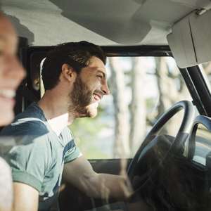 Par med bilforsikring i Frende på kjøretur