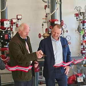 Christian Ringnes og Frendes Erik Bjordal åpnet senteret