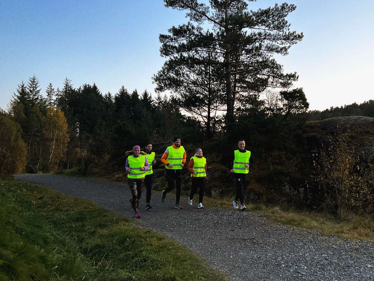 Løpegruppe_avstand1.jpg